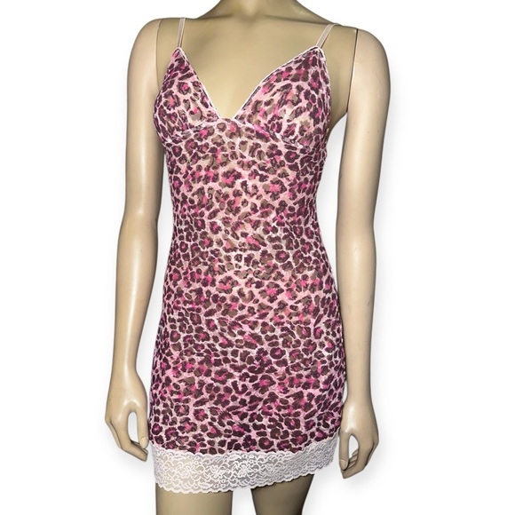 Victoria’s Secret women’s Leopard Print Pink Lace Trim Chemise size M - Picture 7 of 11